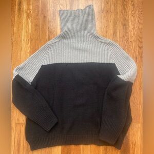 Cop.Copine Light Gray/Black Ribbed Turtleneck